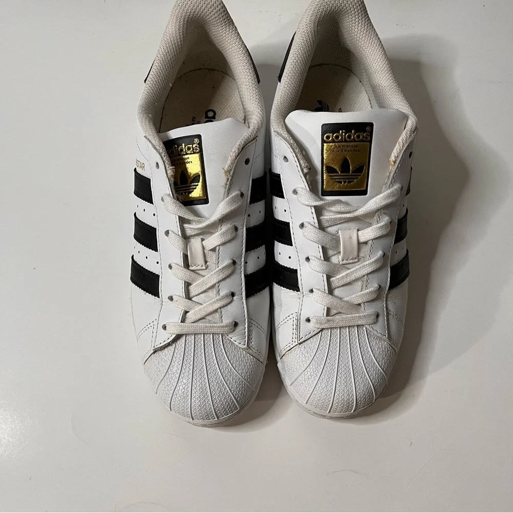 Adidas black and white superstar size 7.5 - Picture 4 of 16